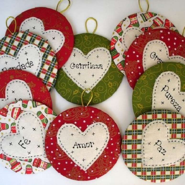 41. Coloque palavras de impacto em cada CD. Fonte: Pinterest