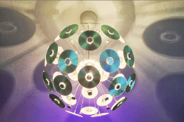 59. Forme um lindo globo com CDs antigos. Fonte: Pinterest