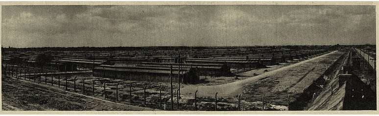 Campo de concentración de Auschwitz: vista de Birkenau — foto tirada por guarda da SS