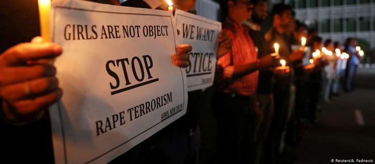 Manifestantes protestam em Nova Délia após estupro de jovem no início de dezembro