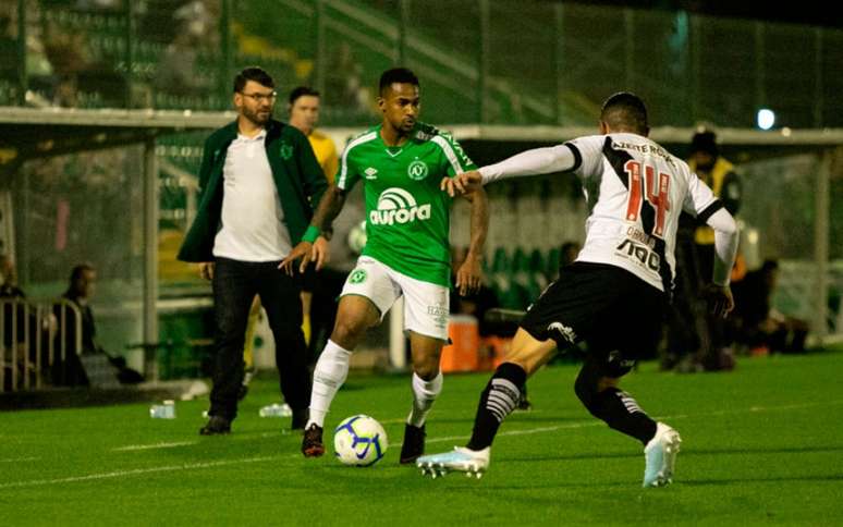 No primeiro turno, o Vasco venceu por 2 a 1 na Arena Condá (Foto: Dinho Zanotto/MyPhoto Press)