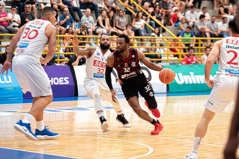 Flamengo segurou o Franca no Pedrocão e saiu com a primeira posição do NBB (Foto: Paula Reis/Flamengo)