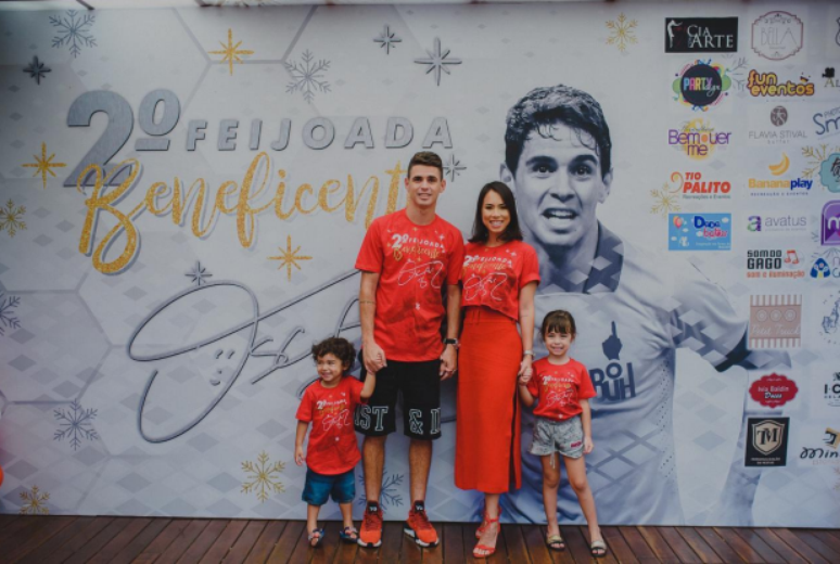 Oscar e sua família na 2ª Feijoada Beneficente realizada em 2018. (Foto: arquivo pessoal)