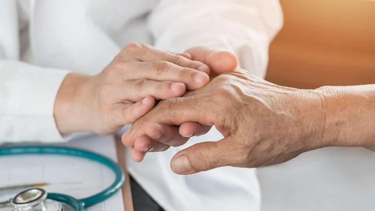 Um estudo recente identificou uma ligação entre a temperatura da palma das mãos e o aparecimento de artrite reumatoide