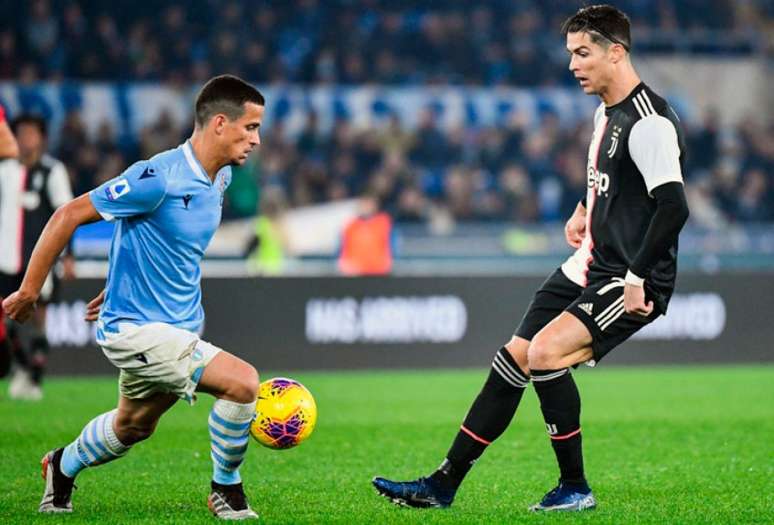 Luiz Felipe marcou o primeiro gol da Lazio e ainda ajudou a parar Cristiano Ronaldo - Foto: ALBERTO PIZZOLI / AFP