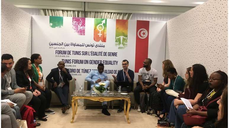 O professor carioca Caio César dos Santos participou do Fórum Internacional de Igualdade de Gênero na Tunísia, em abril