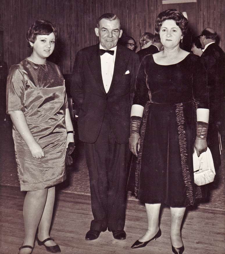 Norma Francis, o marido de Mary, George, e Mary