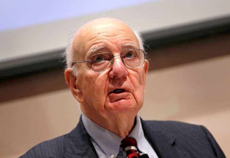 Ex-chairman do Federal Reserve, Paul A. Volcker, participa de entrevista coletiva em Nova York 
08/06/2015
Mike Segar/File Photo 