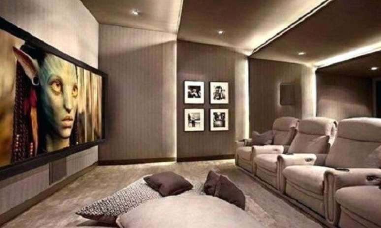 75. Poltronas confort&aacute;veis para a sala de cinema. Fonte: Pinterest