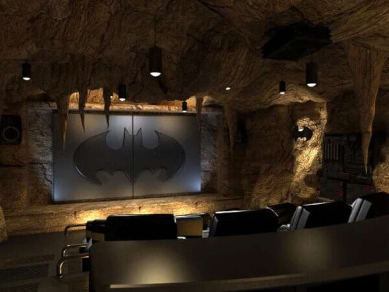 64. Cinema em casa com temática de Batcaverna. Fonte: Pinterest