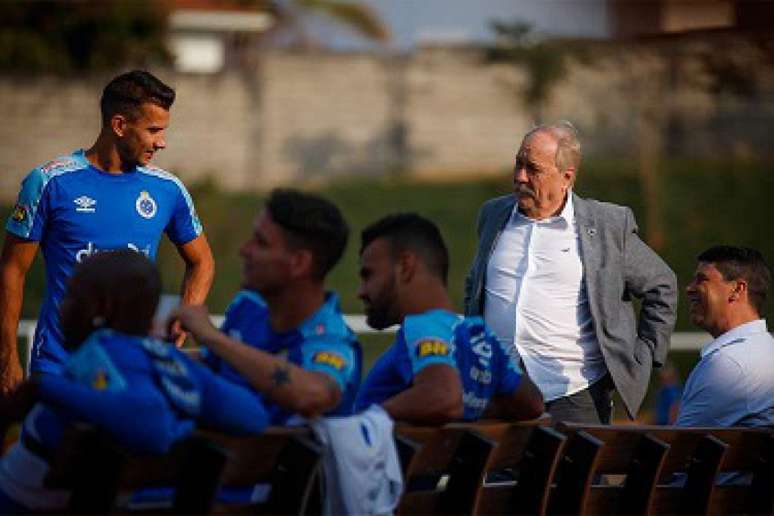 O presidente do Cruzeiro optou por uma proposta inferior e pouca vantajosa para ter um patrocínio máster na camisa da Raposa-(Vinnicius Silva/Cruzeiro)