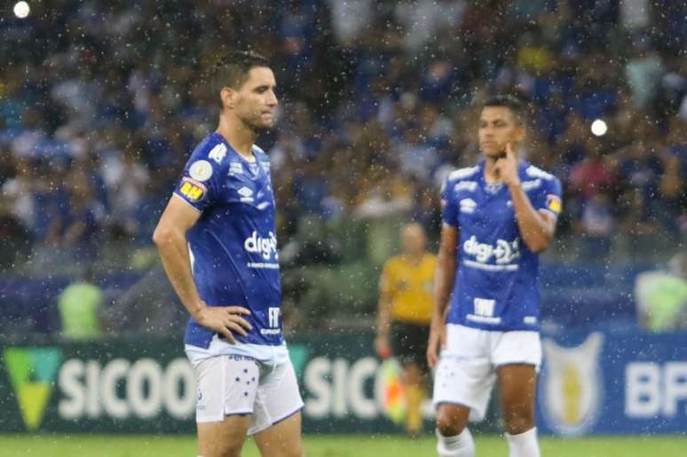 Thiago está afastado do elenco cruzeirense desde o dia 2 de dezembro- (Foto: Doug Patrício/Fotoarena/Lancepress!)