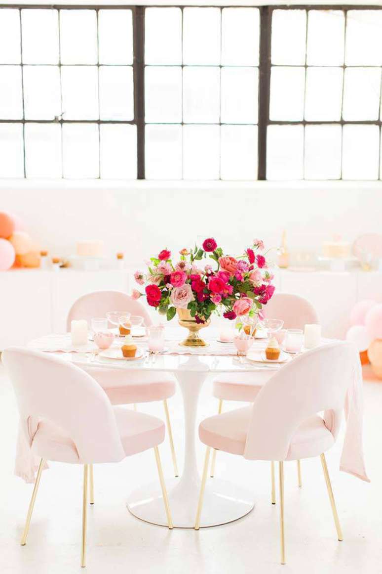 50. Flores no centro de mesa da sala de estar &ndash; Via: Pinterest