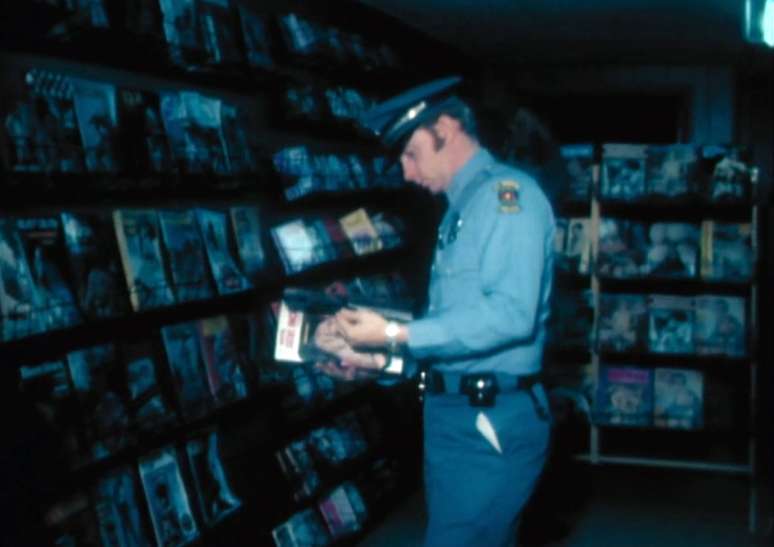 Press&atilde;o das autoridades contra o mercado de pornografia levou a uma invas&atilde;o policial da Circus of Books