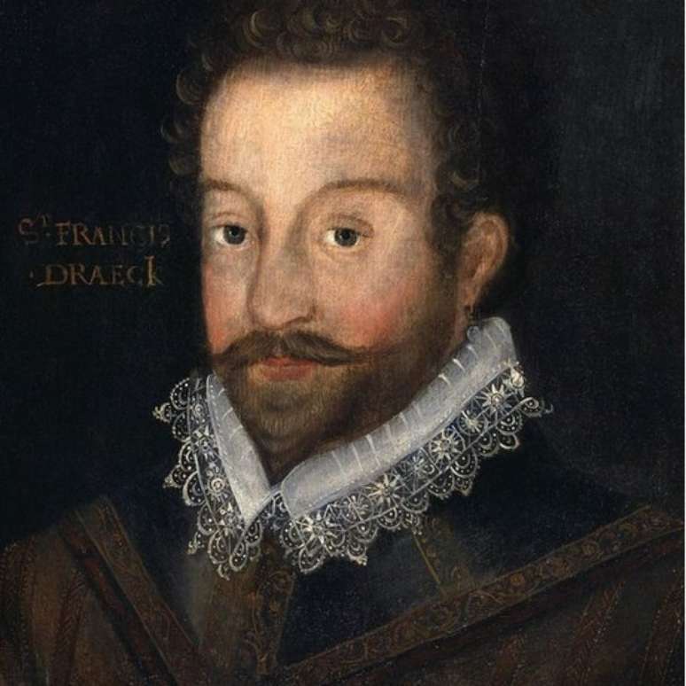 Francis Drake era corsário inglês que no final do século 16 que conseguiu atravessar o estreito de Magalhães