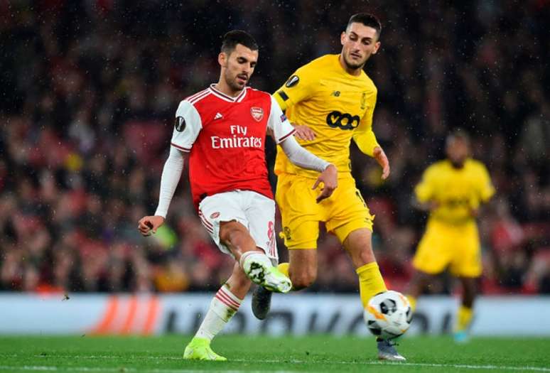 Arsenal enfrentará Standard Liège na Bélgica pela classificação no Grupo F (Foto: GLYN KIRK / AFP)