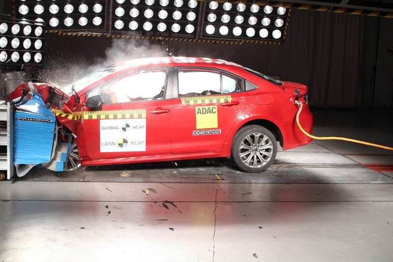 Novo Toyota Corolla: sete airbags e cinco estrelas para todos os ocupantes.