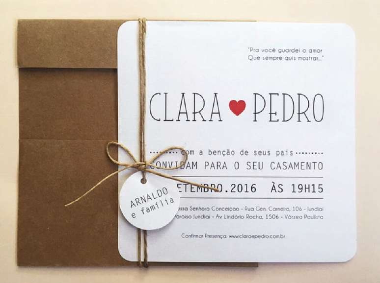 73. Convite de casamento simples feito com papel cartão. Fonte: Portal das Noivas