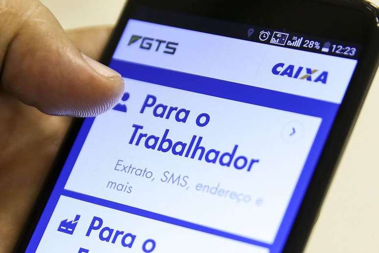 Quem não tem conta na Caixa pode retirar o dinheiro
