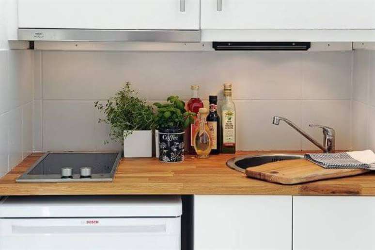 49. Bancada de madeira para cozinha moderna e clean &ndash; Via: Diycore