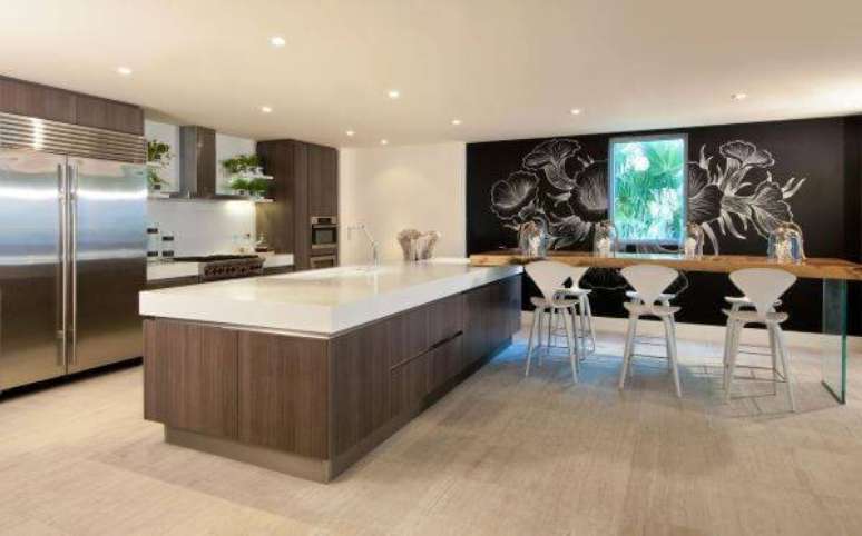 34. Decora&ccedil;&atilde;o de cozinha de madeira planejada &ndash; Via: DW Antrobus Amirez Cozinha Ornare