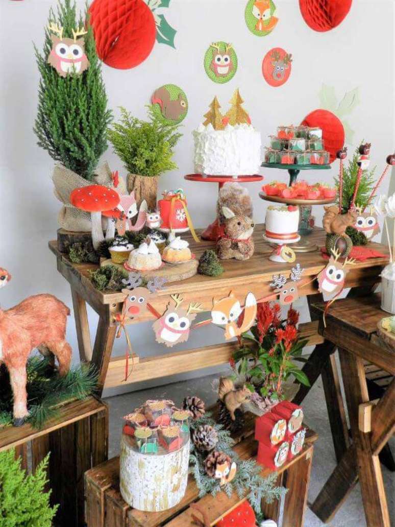 40. Decoração de festa em casa com animais para crianças brincarem – Via: Inspire Moms