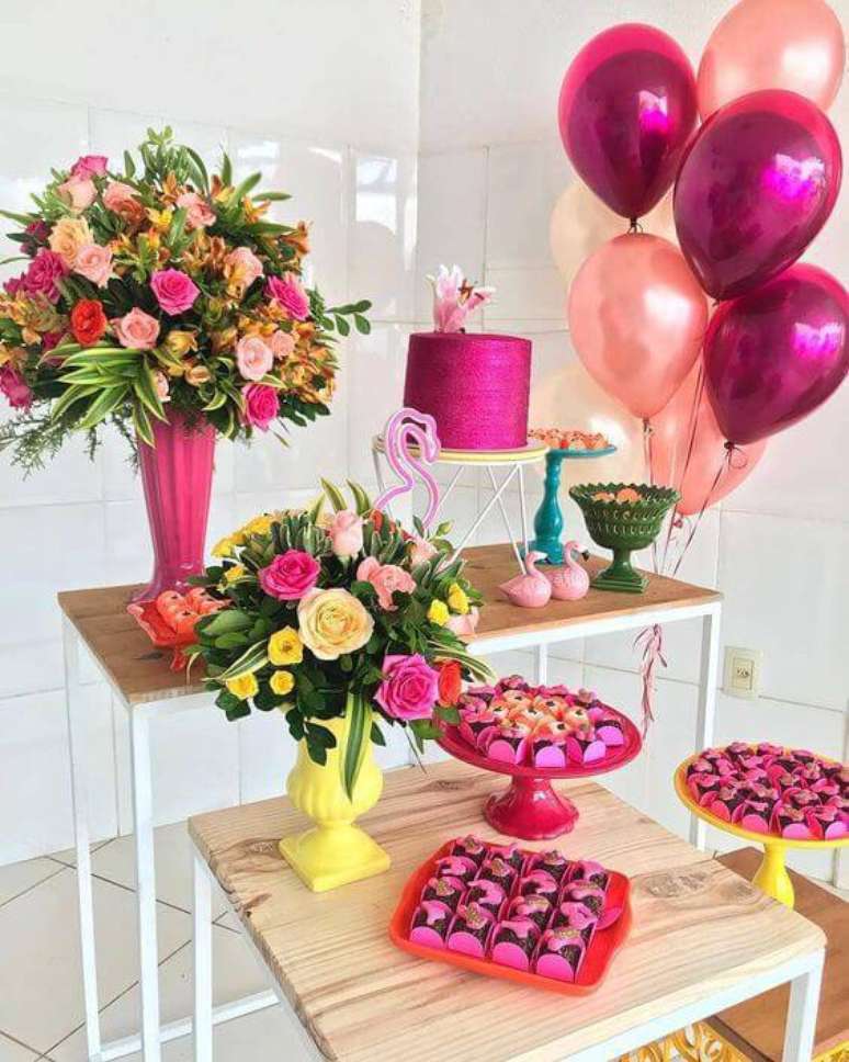 13. Festa em casa com bal&otilde;es metalizados &ndash; Via: Pinterest