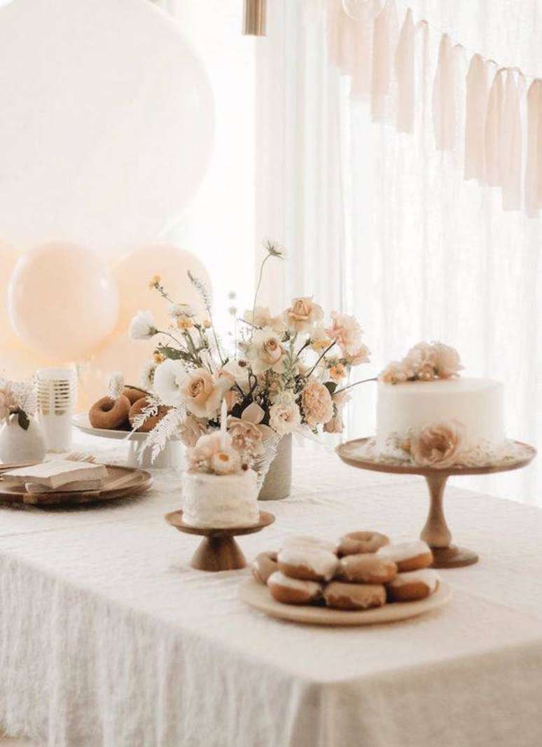 20. A festa em casa simples também pode ser linda! – Via: Karas Party Ideas