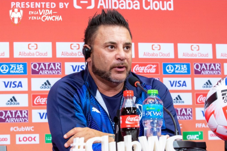 Antonio Mohamed, treinador do Monterrey, negou o favoritismo dos mexicanos (Foto: Reprodução/Twitter)