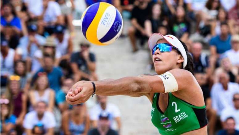 Duda foi eleita pela segunda vez a melhor jogadora do Circuito Mundial de Vôlei