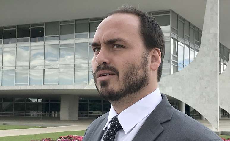 Carlos Bolsonaro ganhará sala no Palácio do Planalto.