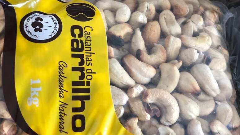 A cooperativa de Maria Cristina da Silva empacota as pr&oacute;prias castanhas e as vende para empresas pelo Brasil