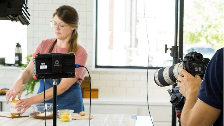 A Dish Works recomenda vídeos em câmera lenta de queijo ou condimentos