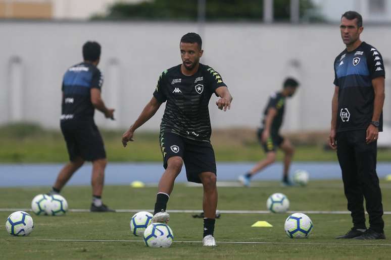 Caio Alexandre foi relacionado para as três rodadas finais do Brasileirão (Foto:Vítor Silva/Botafogo)