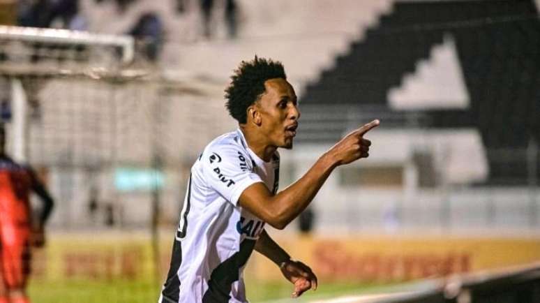 Lucas Mineiro está na mira do Botafogo (Foto: PontePress/FábioLeoni)