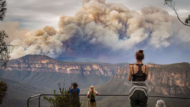 Um grande incêndio nas proximidades de Sydney