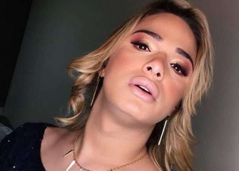 Glamour Garcia é a primeira transsexual a vencer o prêmio revelação como melhor atriz, no 'Domingão do Faustão'.