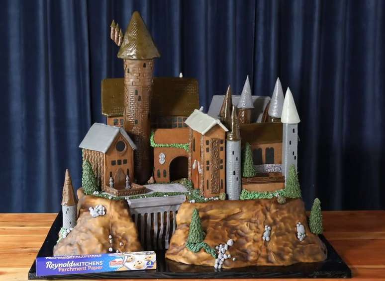 Réplica do castelo de Hogwarts foi feita usando pão de gengibre