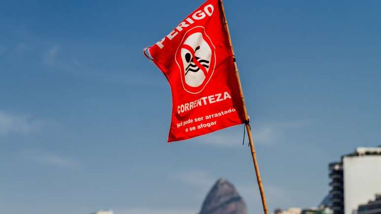 &Aacute;lcool influencia nas capacidades f&iacute;sica e mental em lidar com riscos como correntezas