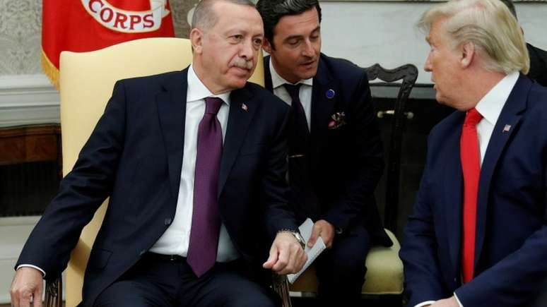Trump em reuni&atilde;o com o turco Erdogan em novembro; Turquia ame&ccedil;ou fechar base a&eacute;rea usada por americanos em seu solo