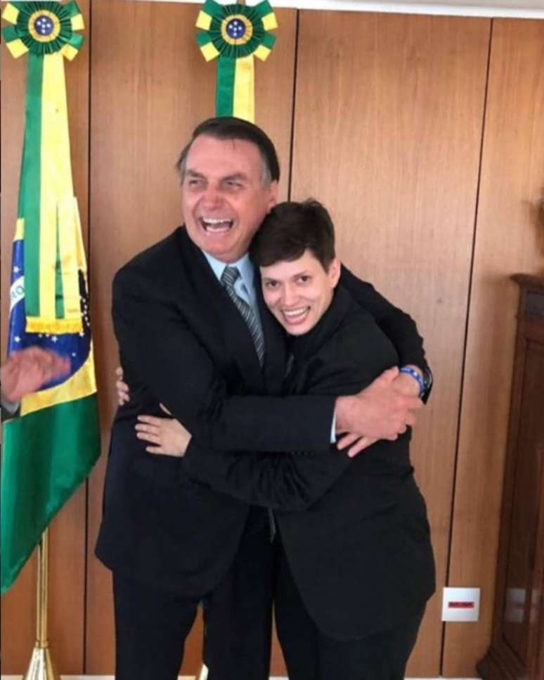 A youtuber Karol Eller em encontro com o presidente Jair Bolsonaro