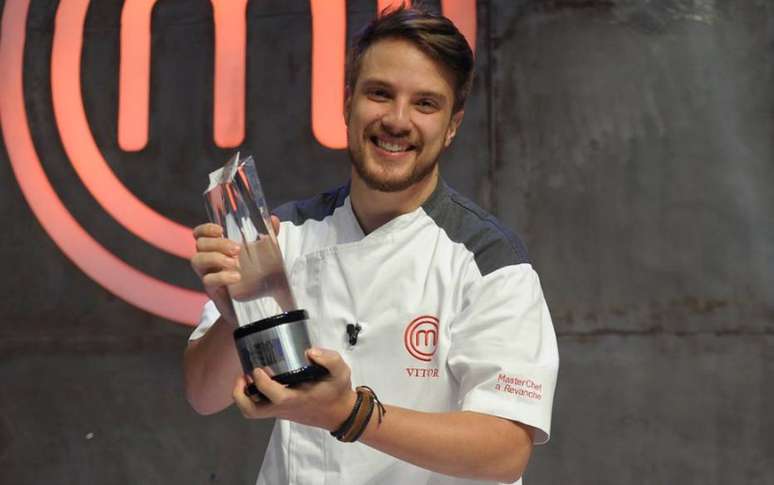 Vitor Bourguignon foi o vencedor do 'MasterChef - A Revanche'.