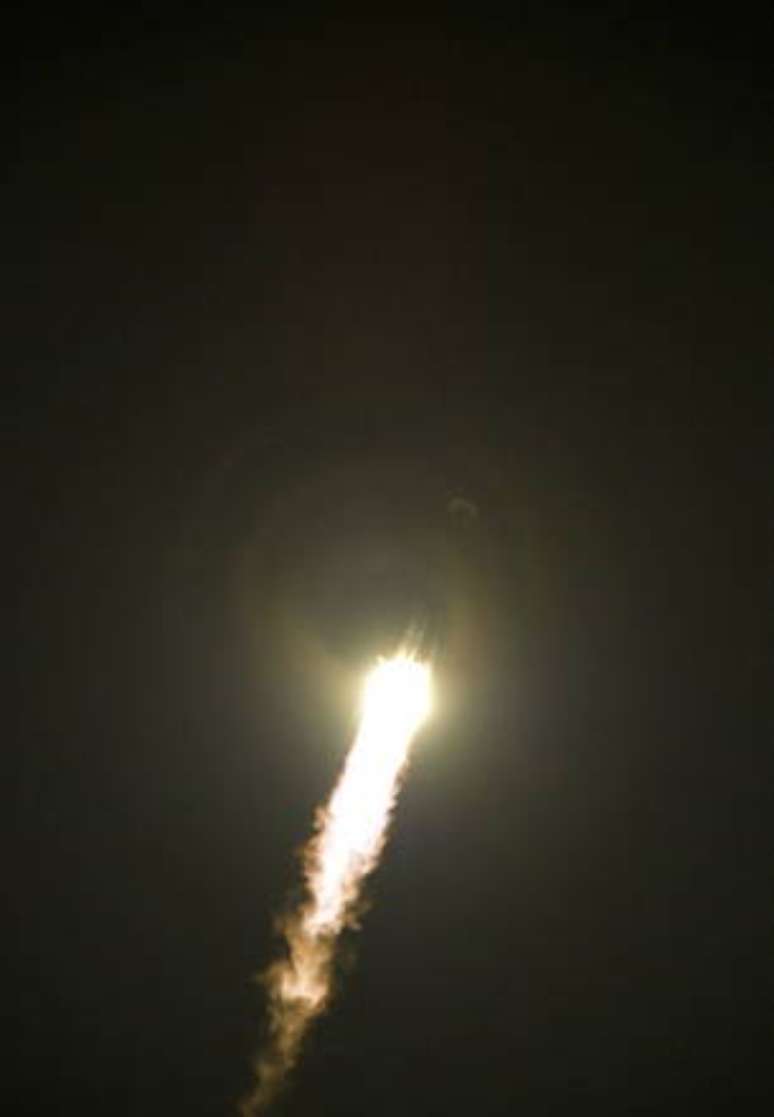 Nave Soyuz é lançada com 5 satélites rumo aos exoplanetas