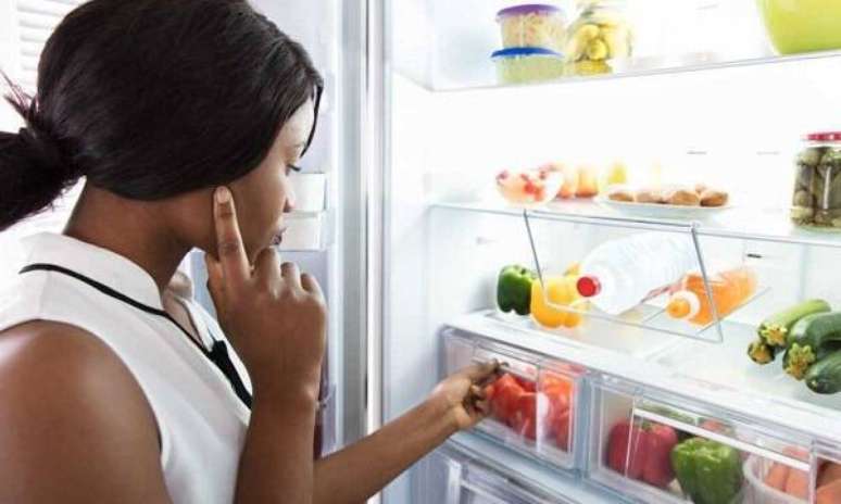5. Utilize removedor de odor caso o mau cheiro da geladeira já tenha se espalhado. Fonte: Budgetpals