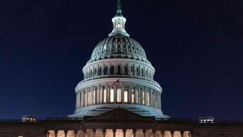 O Capitólio, sede do Legislativo americano; depois de avaliação do impeachment na Câmara, processo segue para Senado