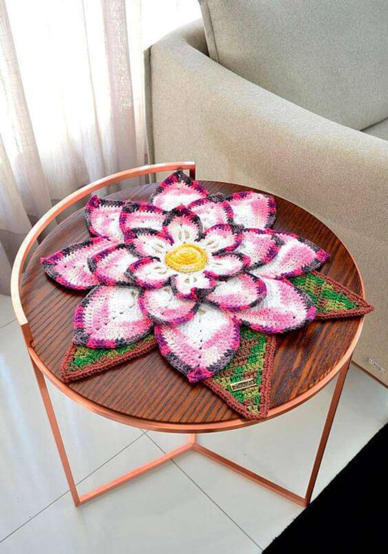 22. Centro de mesa em formato de flores – Via: Bazar Horizonte