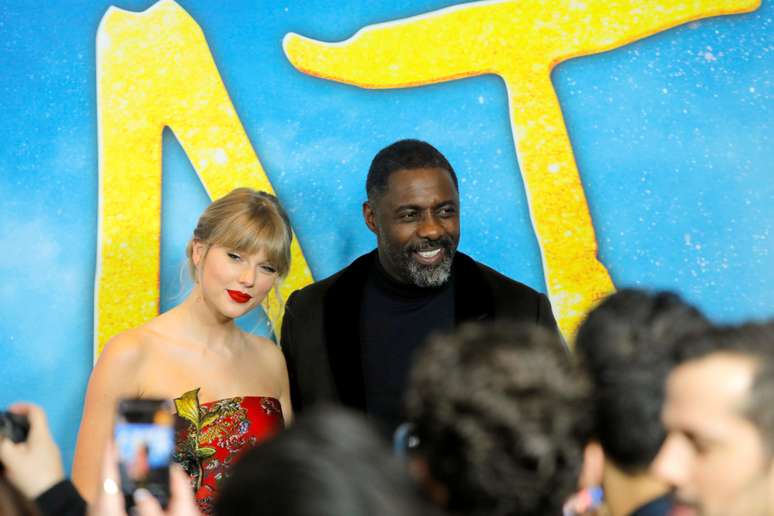 Taylor Swift e Idris Elba chegam para pr&eacute;-estreia do filme "Cats", em Nova York
16/12/2019 REUTERS/Andrew Kelly