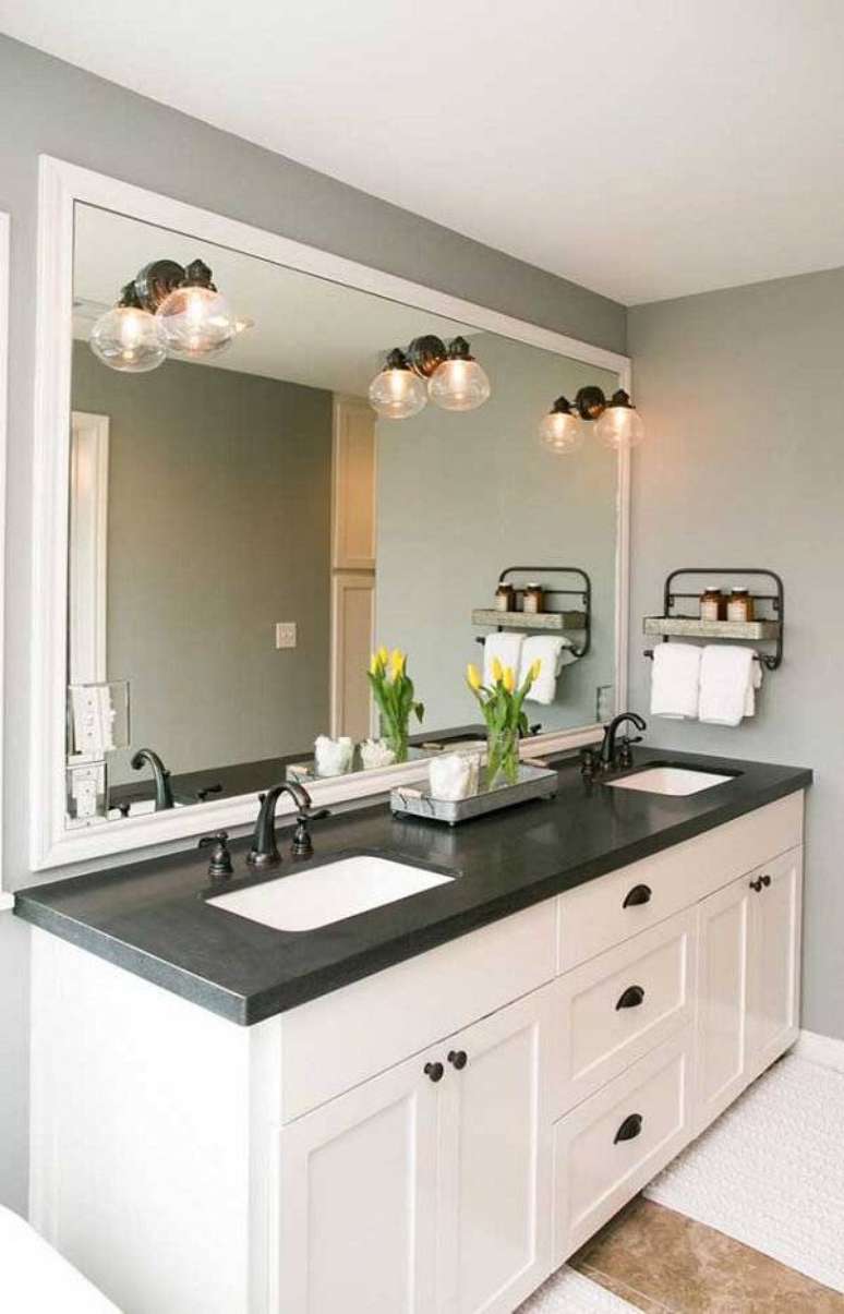 42. Banheiro clean com bancada de granito verde ubatuba. Fonte: Pinterest