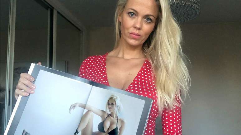 Malene mostra fotos dos anos de modelo, antes dos problemas que ela atribui aos implantes