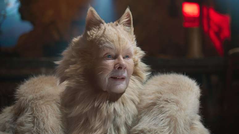 Efeitos visuais, como esse de Judi Dench em pele de gato, s&atilde;o um dos principais alvos das cr&iacute;ticas